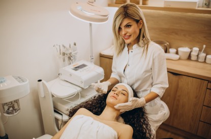 la SCIA per Affitto di Poltrona Estetica Acconciatore Tatuaggi&Piercing Ricostruzione Unghie